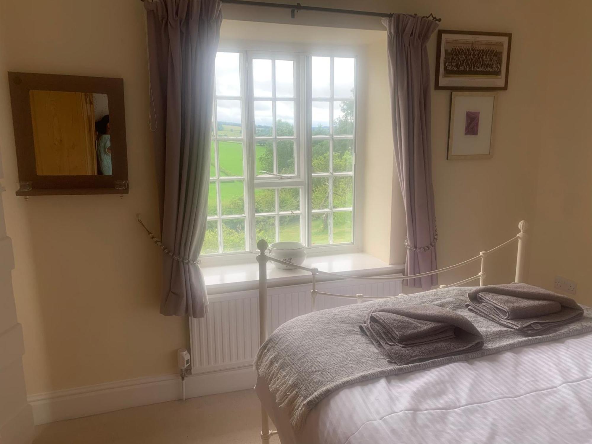 Mid-Wales Farmhouse, Swimming Pool, Tranquil Countryside Views, Sleeps 14 Meifod Exterior photo